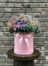 Цветочная композиция из Гипсофила и Розы в шляпной коробке в Успенской