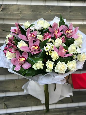 Букет цветов из: Розы и Хризантемы в Успенской