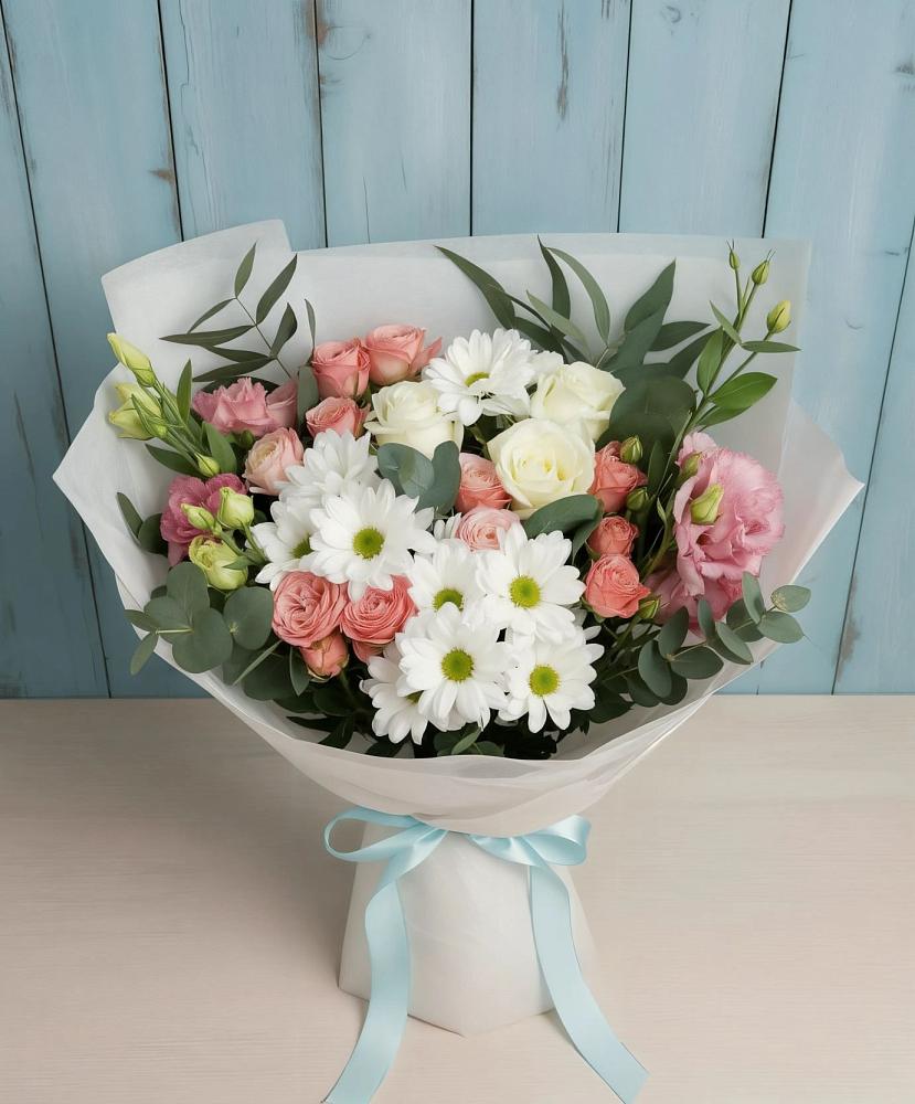 Букет цветов из: Розы, Лизиантусы и Хризантемы в Успенской