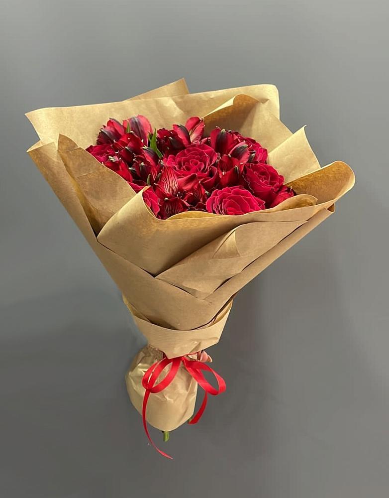 Букет цветов из: Альстромерии и Розы в Успенской