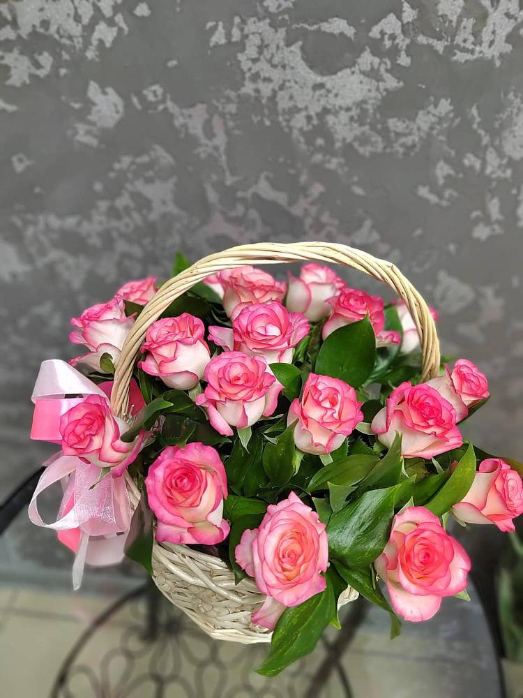 Цветочная композиция из Розы в корзине в Успенской