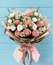 Букет цветов из:  Розы, Альстромерии и Лизиантусы #REPLACE_PRED# Успенской