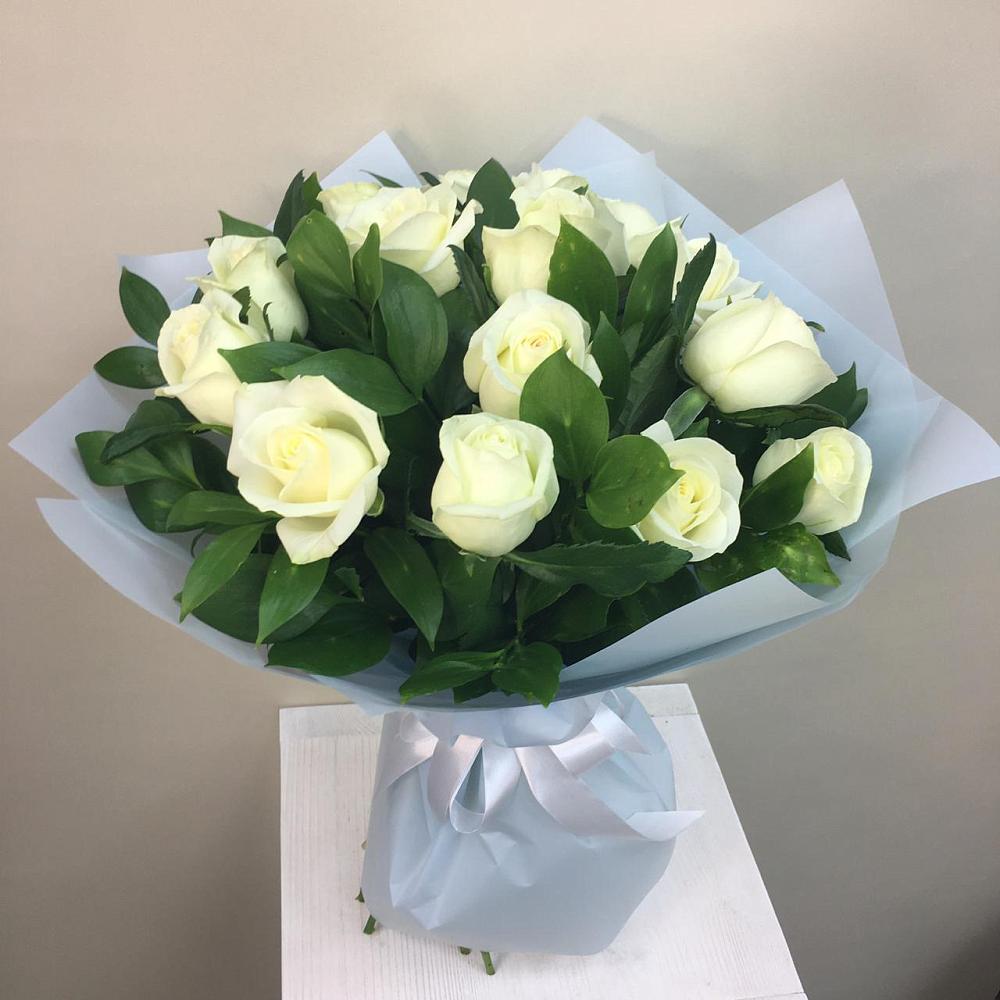 Букет 15 Белых роз Проуд в Успенской