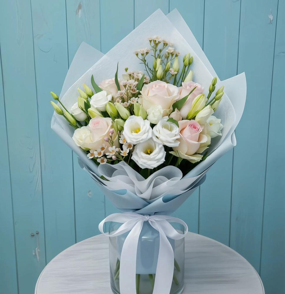 Букет цветов из: Розы и Лизиантусы в Успенской