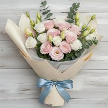 Букет цветов из:  Лизиантусы в Успенской