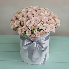 Цветочная композиция из Розы в шляпной коробке в Успенской