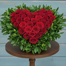 Цветочная композиция из Розы в виде сердца #REPLACE_PRED# Успенской