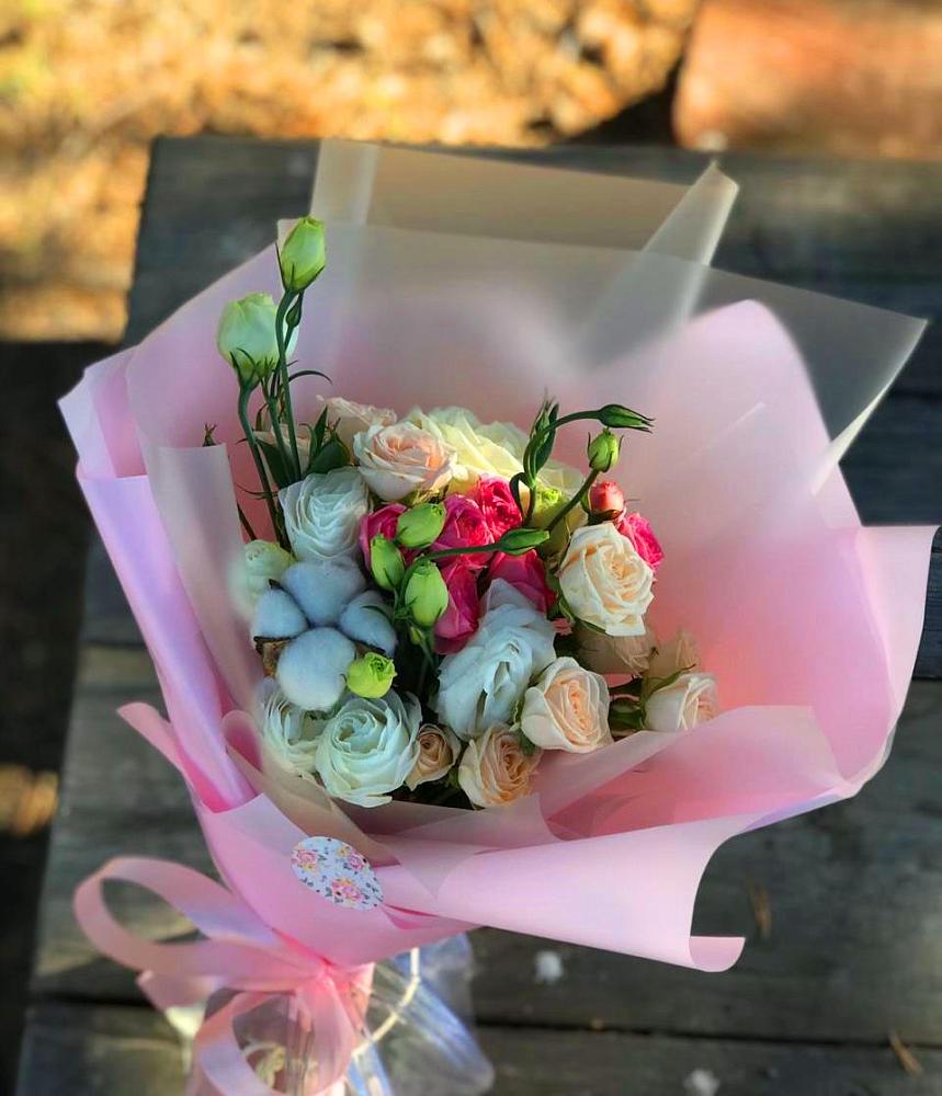 Букет цветов из: Розы и Лизиантусы в Успенской