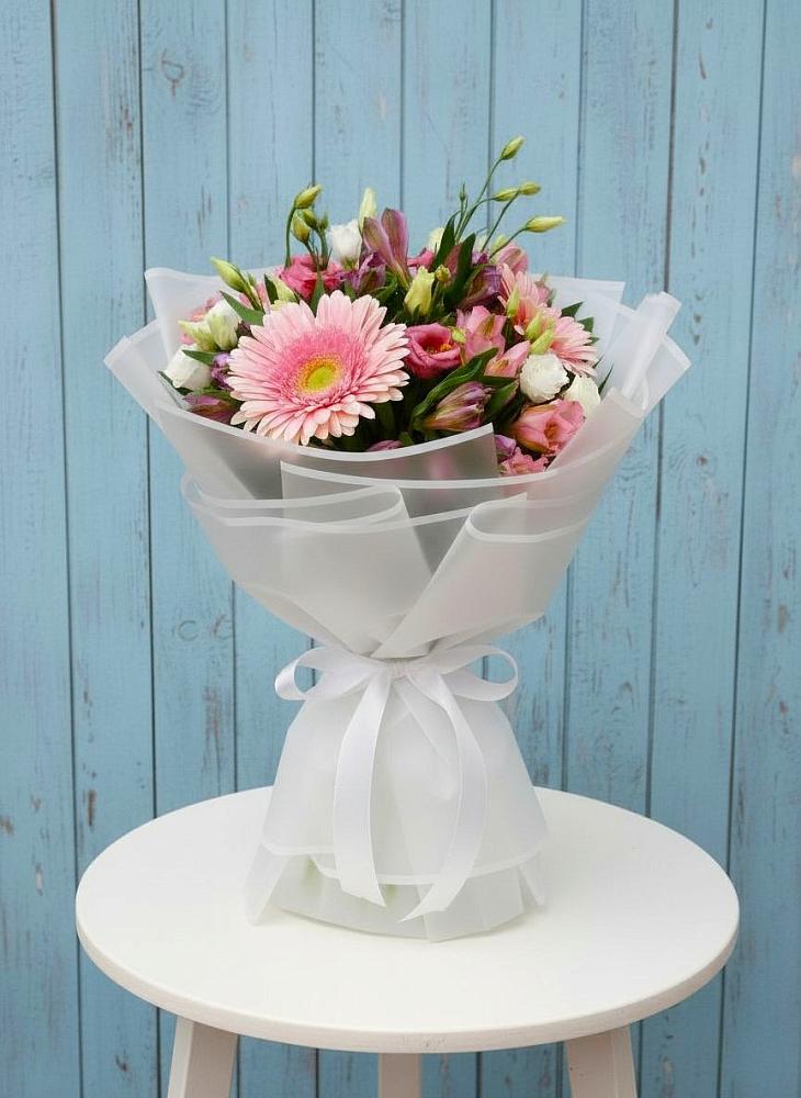 Букет цветов из: Герберы, Альстромерии и Лизиантусы в Успенской