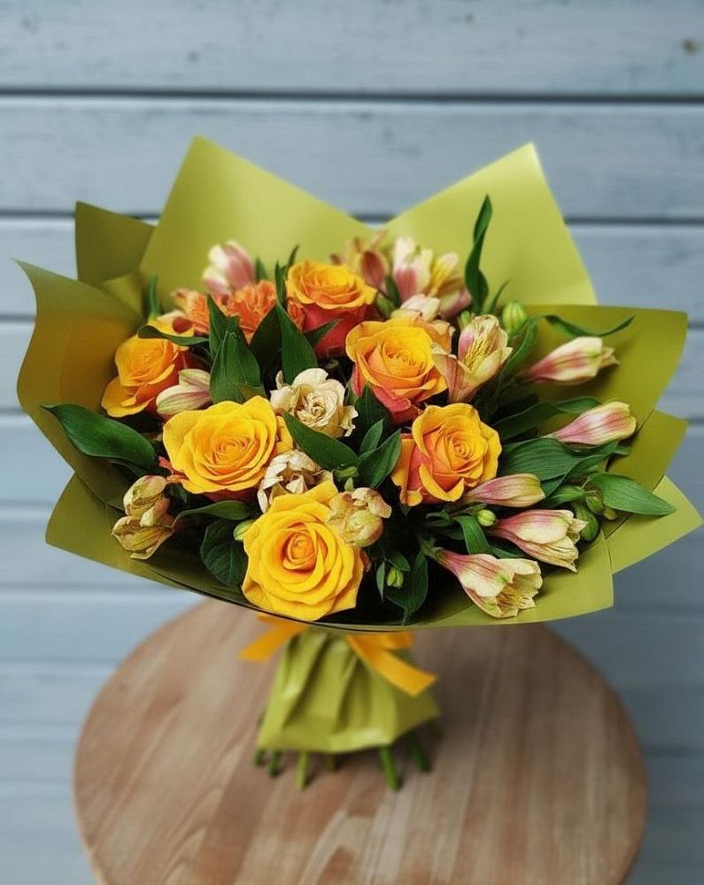 Букет цветов из: Альстромерии и Розы в Успенской