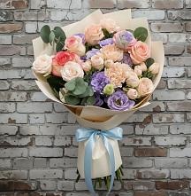 Букет цветов из:  Розы, Лизиантусы и Гвоздики #REPLACE_PRED# Успенской