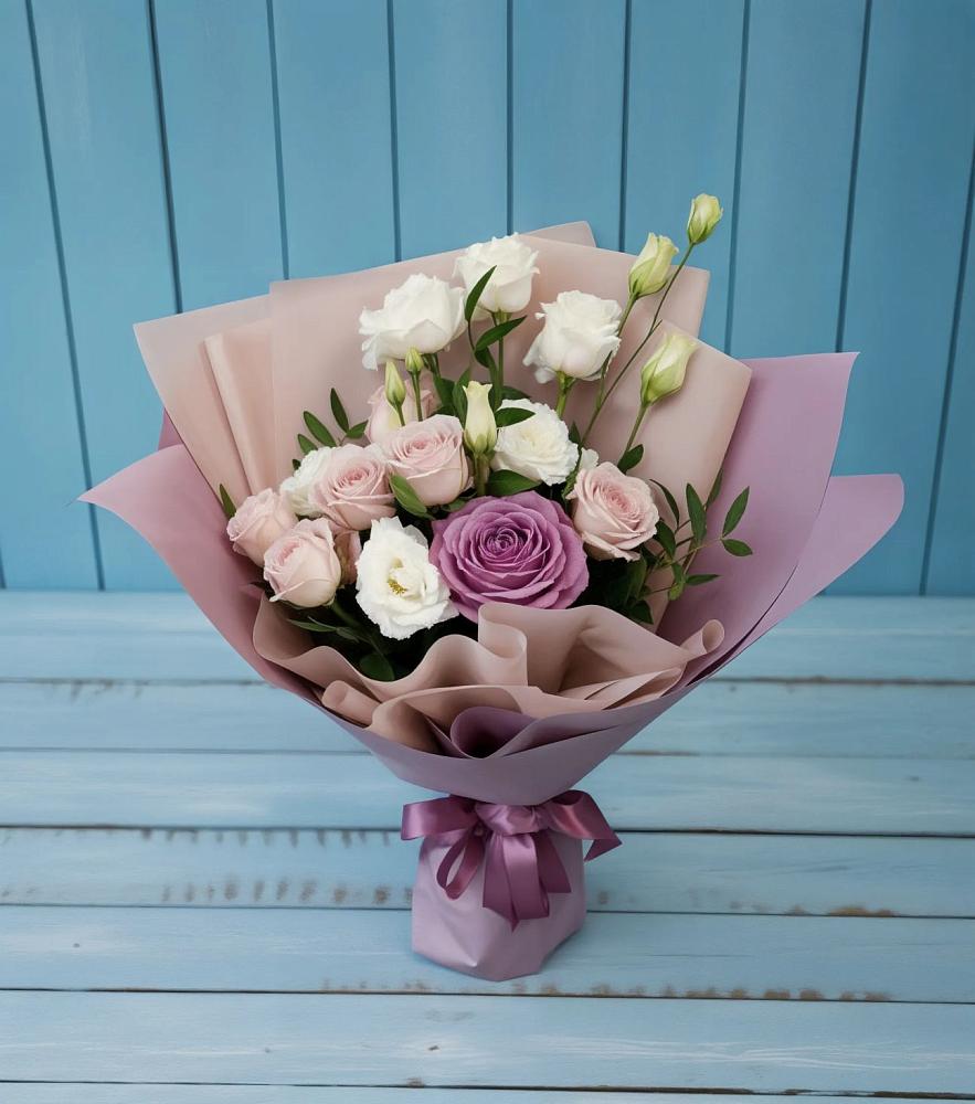 Букет цветов из: Розы и Лизиантусы в Успенской